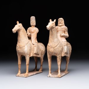 Five Chinese polychrome pottery figures, Sui/Tang/Ming — photo 2