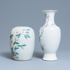 Five Chinese qianjiang cai, famille rose and celadon vases, 19/20th C. — 照片 11