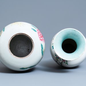 Five Chinese qianjiang cai, famille rose and celadon vases, 19/20th C. — 照片 12