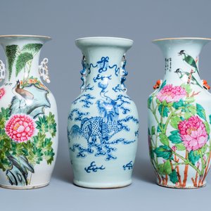 Five Chinese qianjiang cai, famille rose and celadon vases, 19/20th C. — 照片 2