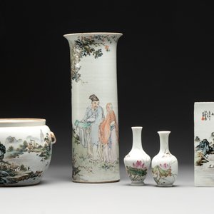 Five Chinese qianjiang cai wares, signed Wang Shaowei 王少維, Cheng Xingsheng 程興盛, Wang Xiaoting 汪小亭, 19/20th C. — 照片 1