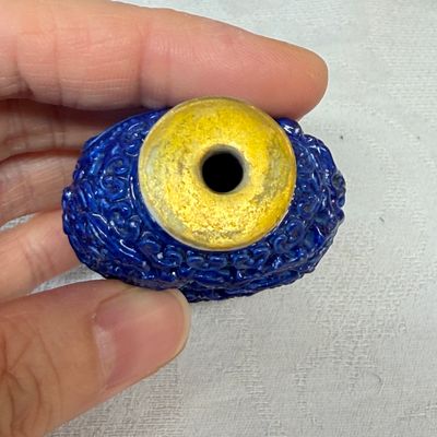 Five Chinese relief-moulded snuff bottles — photo 6