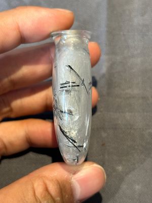 Five Chinese rock crystal and needle agate snuff bottles, Qing — foto 3