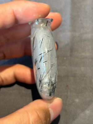 Five Chinese rock crystal and needle agate snuff bottles, Qing — foto 5