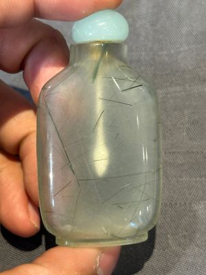 Five Chinese rock crystal and needle agate snuff bottles, Qing — foto 10