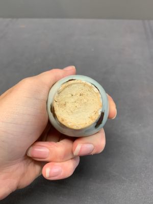 Five Chinese russet-splashed Longquan celadon jarlets, Song/Yuan — photo 19