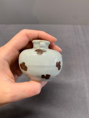 Five Chinese russet-splashed Longquan celadon jarlets, Song/Yuan — photo 29