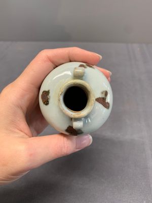 Five Chinese russet-splashed Longquan celadon jarlets, Song/Yuan — photo 30