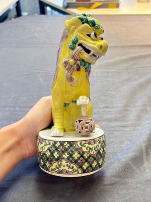 Five Chinese sancai-glazed wares, Kangxi and later — photo 11