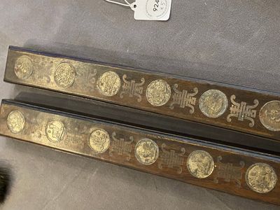 Five Chinese scholar's objects in bamboo, bone, inlaid wood and soapstone, 19/20th C. — 照片 19