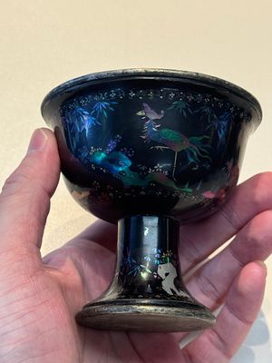 Five Chinese silver-lined laque burgauté stem cups and a bowl, 18th C. — photo 18