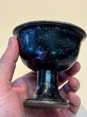 Five Chinese silver-lined laque burgauté stem cups and a bowl, 18th C. — photo 19