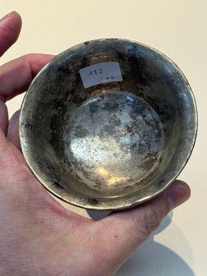 Five Chinese silver-lined laque burgauté stem cups and a bowl, 18th C. — photo 28
