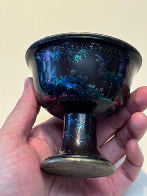 Five Chinese silver-lined laque burgauté stem cups and a bowl, 18th C. — photo 34