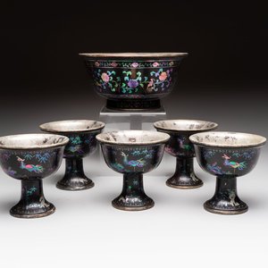 Five Chinese silver-lined laque burgauté stem cups and a bowl, 18th C. — photo 1