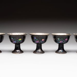 Five Chinese silver-lined laque burgauté stem cups and a bowl, 18th C. — photo 12