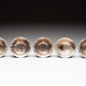 Five Chinese silver-lined laque burgauté stem cups and a bowl, 18th C. — photo 13