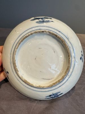RETURNED 10/12/24 Five Chinese Swatow blue and white 'rooster' plates, Ming — photo 8
