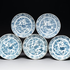 RETURNED 10/12/24 Five Chinese Swatow blue and white 'rooster' plates, Ming — photo 1