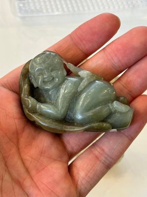 Five Chinese white and celadon jade sculptures of boys and Buddha, 18/19th C. — photo 2