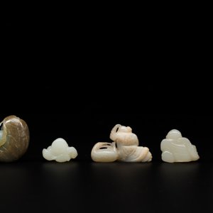 Five Chinese white and celadon jade sculptures of boys and Buddha, 18/19th C. — photo 2