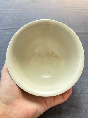 Five Chinese white-glazed 'Hatcher Cargo' shipwreck bowls, Transitional period — foto 5