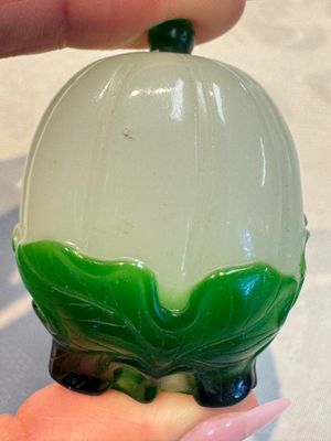 Five Chinese white jade and glass snuff bottles, 19/20th C. — foto 34