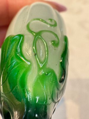 Five Chinese white jade and glass snuff bottles, 19/20th C. — foto 36