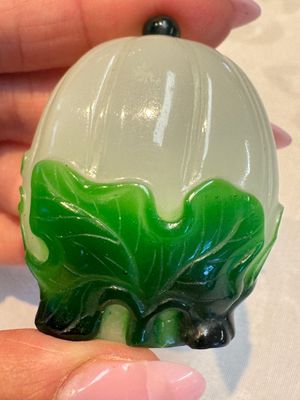 Five Chinese white jade and glass snuff bottles, 19/20th C. — foto 37