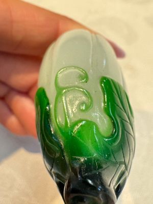 Five Chinese white jade and glass snuff bottles, 19/20th C. — foto 39