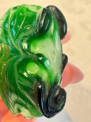 Five Chinese white jade and glass snuff bottles, 19/20th C. — foto 41