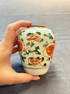 Five Chinese wucai 'Buddhist lion' and 'peony scroll' jars, Transitional period — photo 31