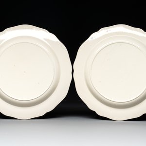 Five Dutch-decorated English 'religious subject' creamware plates, 18th C. — photo 3