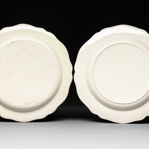 Five Dutch-decorated English 'religious subject' creamware plates, 18th C. — photo 5