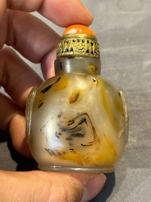 Five fine Chinese agate snuff bottles, Qing — foto 20