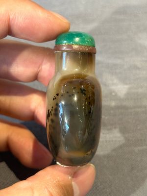 Five fine Chinese agate snuff bottles, Qing — foto 33