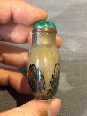 Five fine Chinese agate snuff bottles, Qing — foto 35