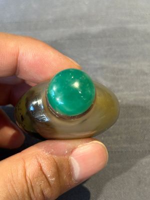 Five fine Chinese agate snuff bottles, Qing — foto 36