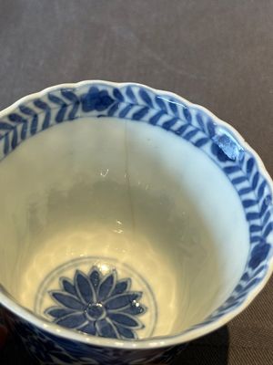 Five fine Chinese blue and white cups and saucers, 19th C. — photo 7
