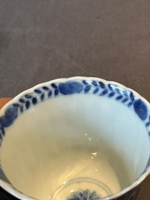 Five fine Chinese blue and white cups and saucers, 19th C. — photo 9