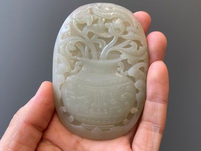 Five fine Chinese white jade belt buckles, Qing — photo 3