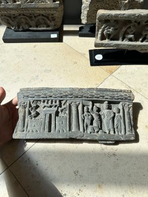 Five Gandhara grey schist frieze fragments with narrative design, 1/5th C. — 照片 15