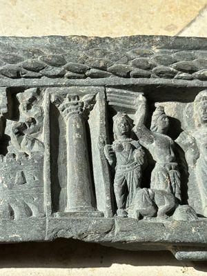 Five Gandhara grey schist frieze fragments with narrative design, 1/5th C. — 照片 17