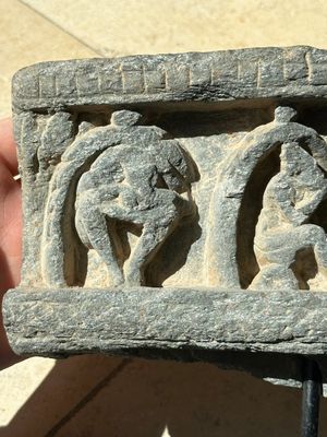Five Gandhara grey schist frieze fragments with narrative design, 1/5th C. — 照片 31