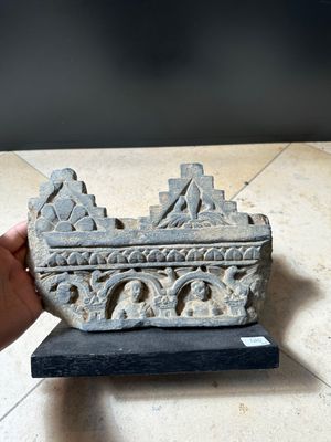 Five Gandhara grey schist frieze fragments with narrative design, 1/5th C. — 照片 46