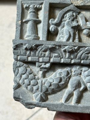 Five Gandhara grey schist frieze fragments with narrative design, 1/5th C. — 照片 6