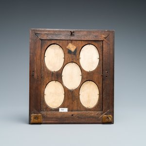 Five ivory portrait medallions set in a pewter-mounted ebony frame, France and/or Italy, 19th C. — photo 2