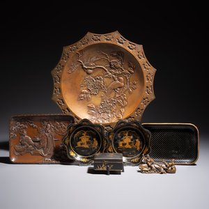 Five Japanese and Japonism bronze wares and three pieces of lacquer ware, 19/20th C. — photo 1