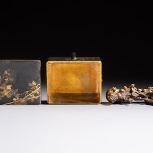 Five Japanese and Japonism bronze wares and three pieces of lacquer ware, 19/20th C. — photo 12