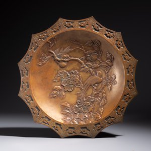 Five Japanese and Japonism bronze wares and three pieces of lacquer ware, 19/20th C. — photo 2
